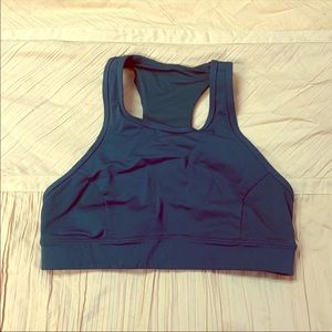 Lululemon sports bra size 6